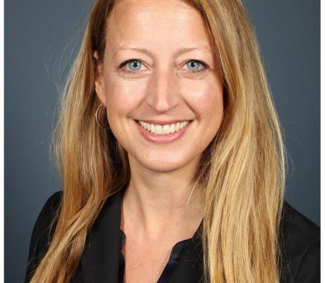 Stefanie Schubert headshot