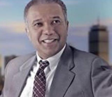 Luis Barros headshot